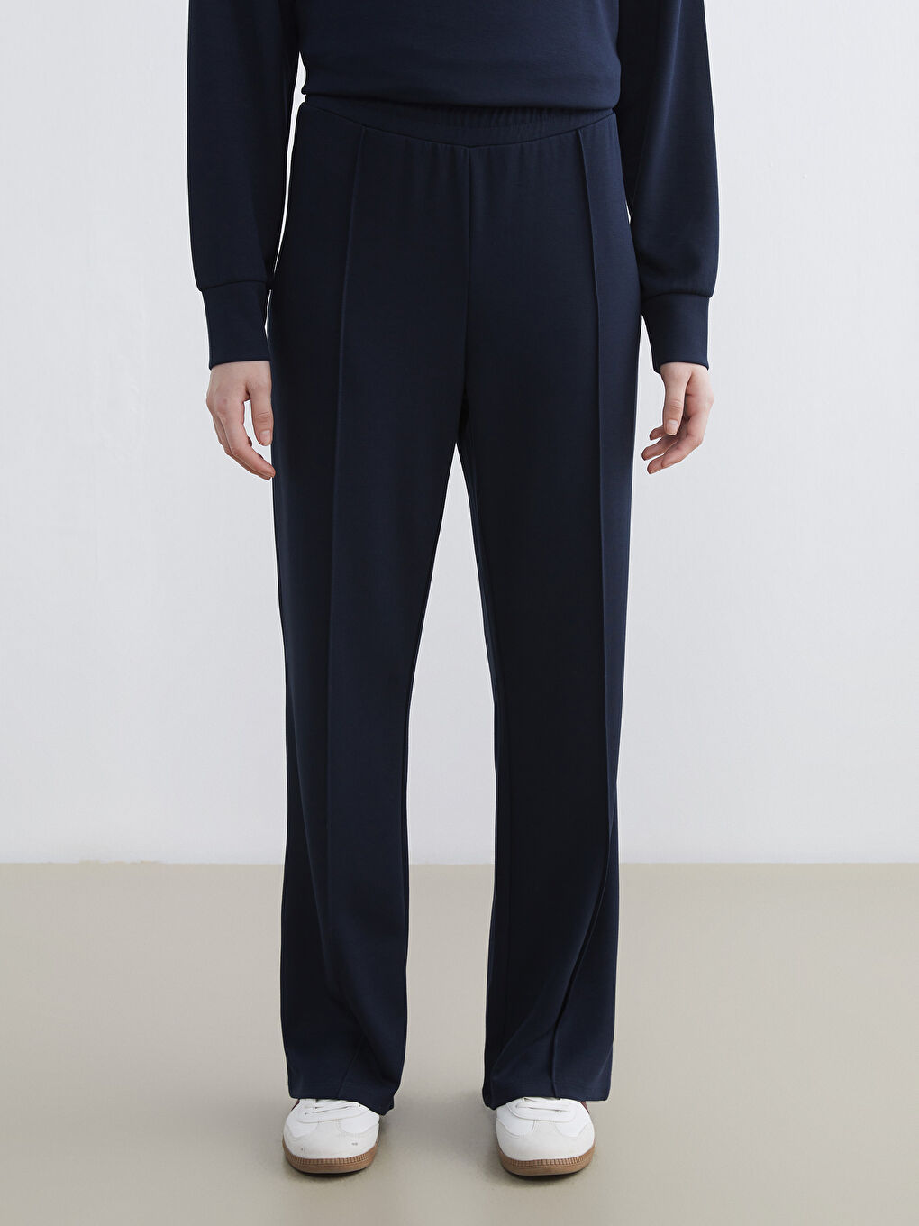 Women's Sweatpants with Elastic Waist-1