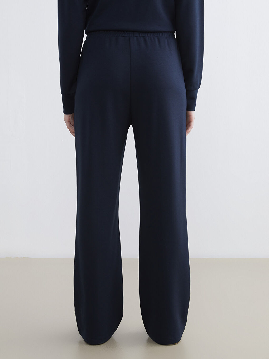 Women's Sweatpants with Elastic Waist-3