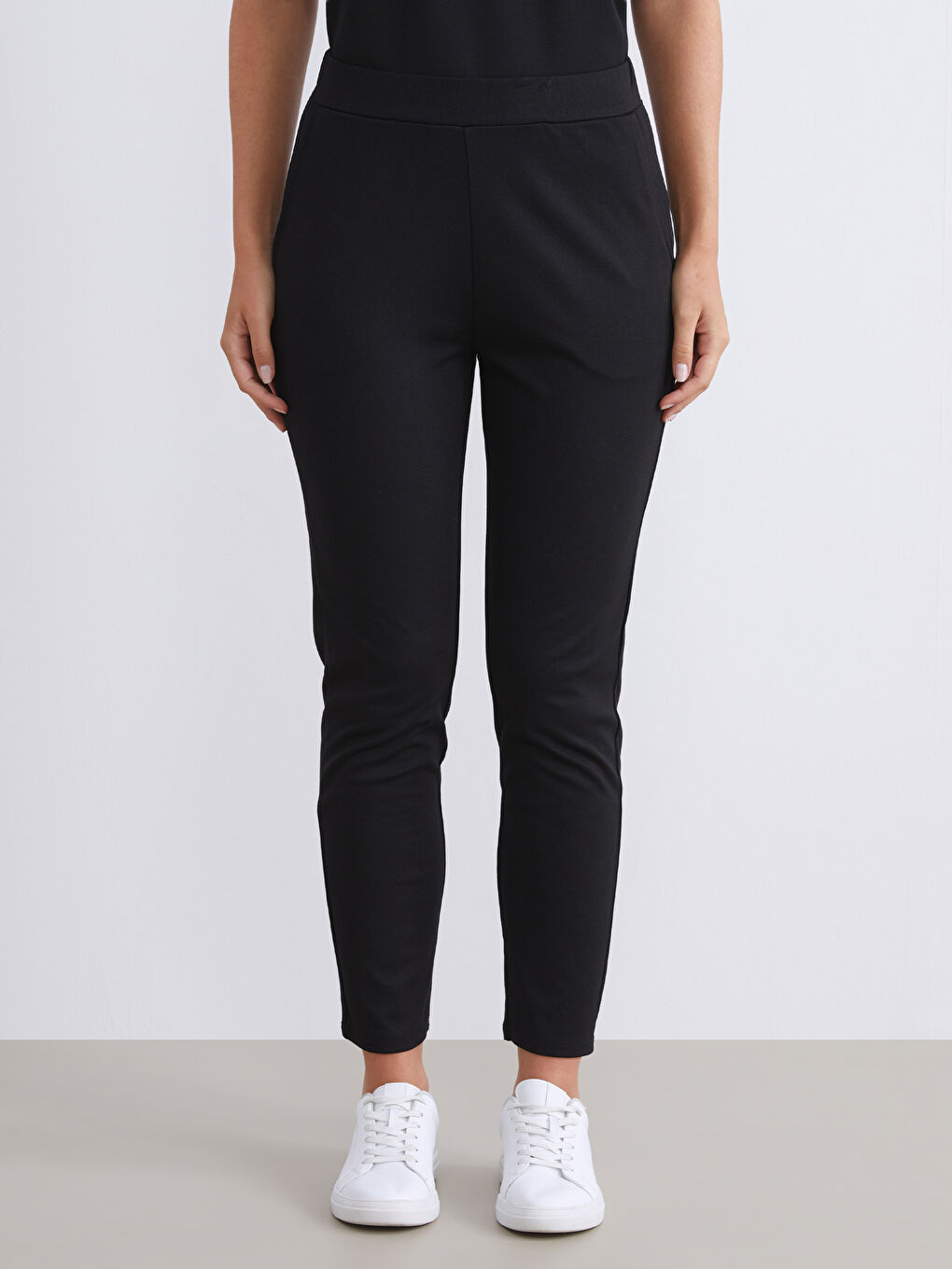 LCW Modest Women's Sweatpants with Elastic Waist -W52867Z8-CVL