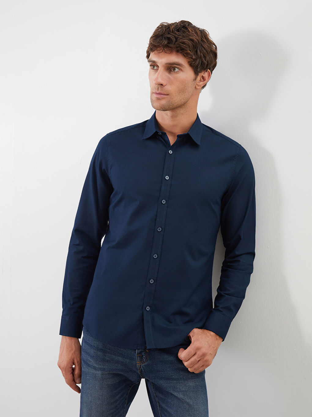 LCWAIKIKI Classic Slim Fit Long Sleeve Oxford Men's Shirt -W52940Z8-UDC