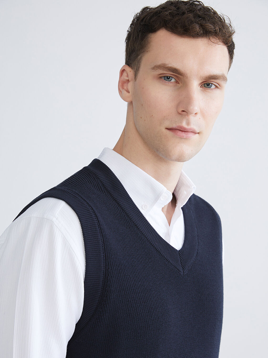 Lacivert Standart Kalıp V Yaka Erkek Triko Süveter-2