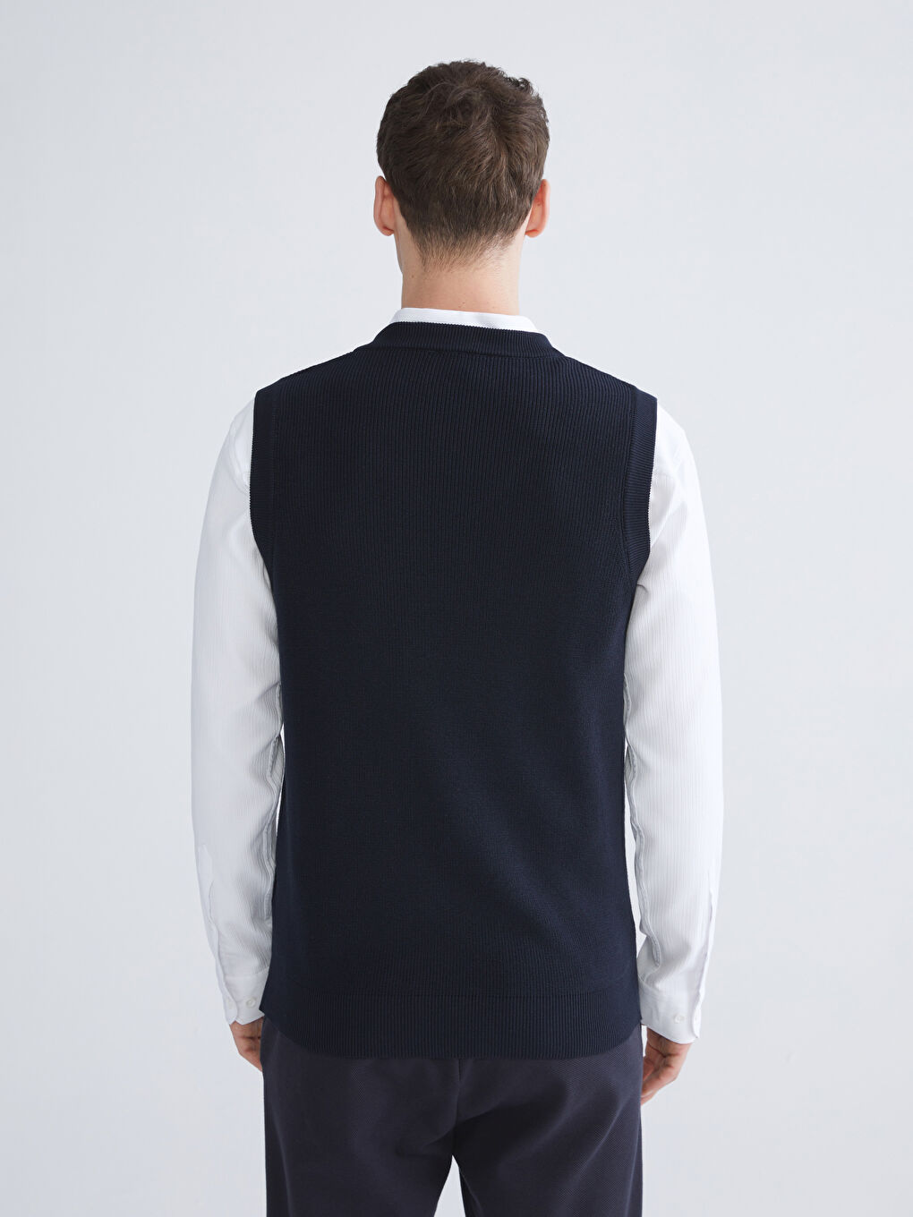 Lacivert Standart Kalıp V Yaka Erkek Triko Süveter-3