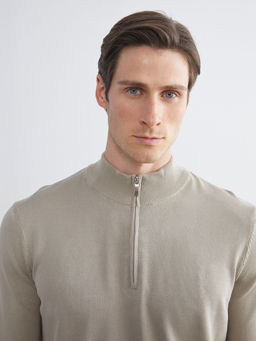 Bej Dik Yaka Erkek Triko Kazak