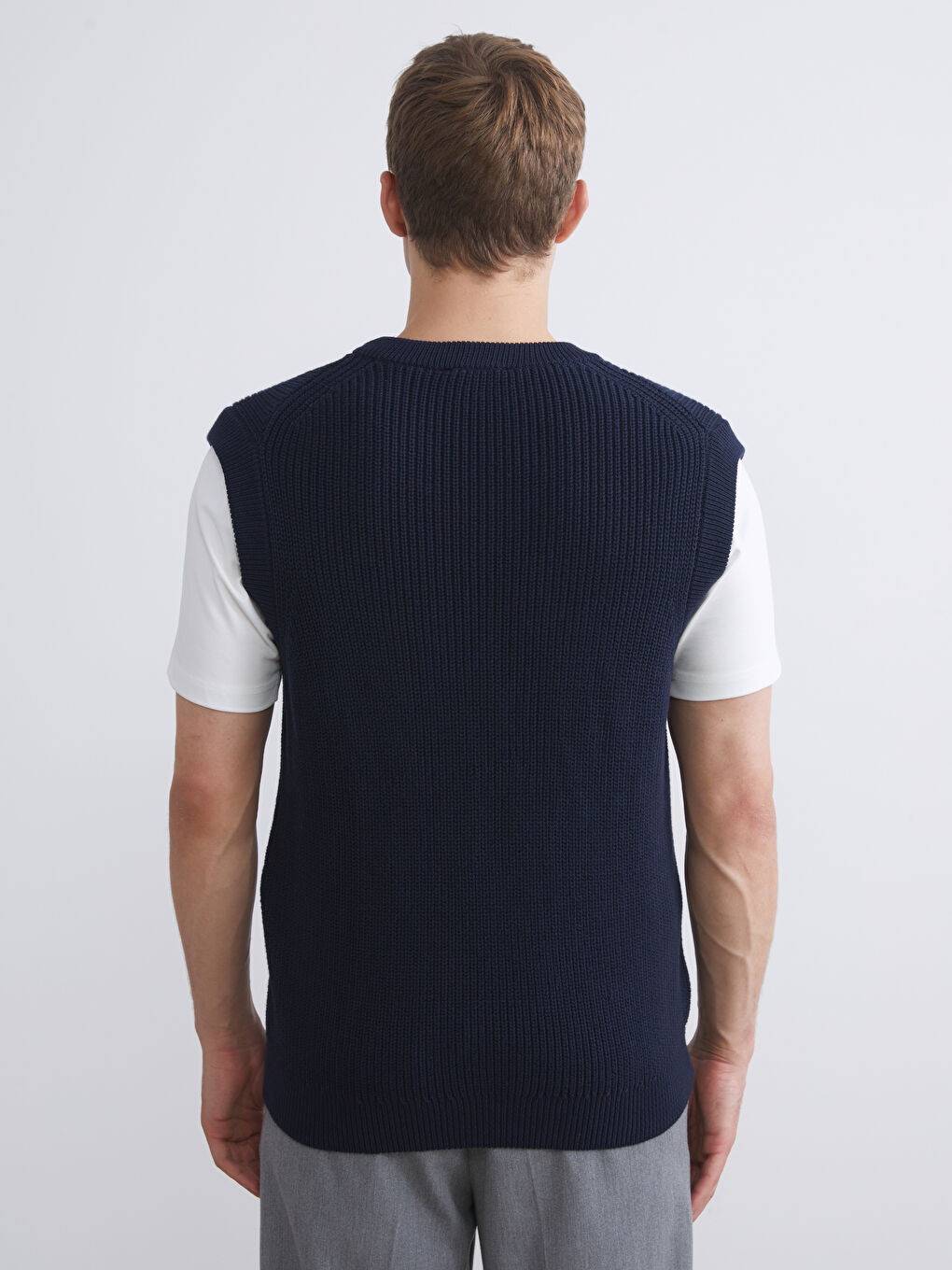 Lacivert Standart Kalıp V Yaka Erkek Triko Süveter-3