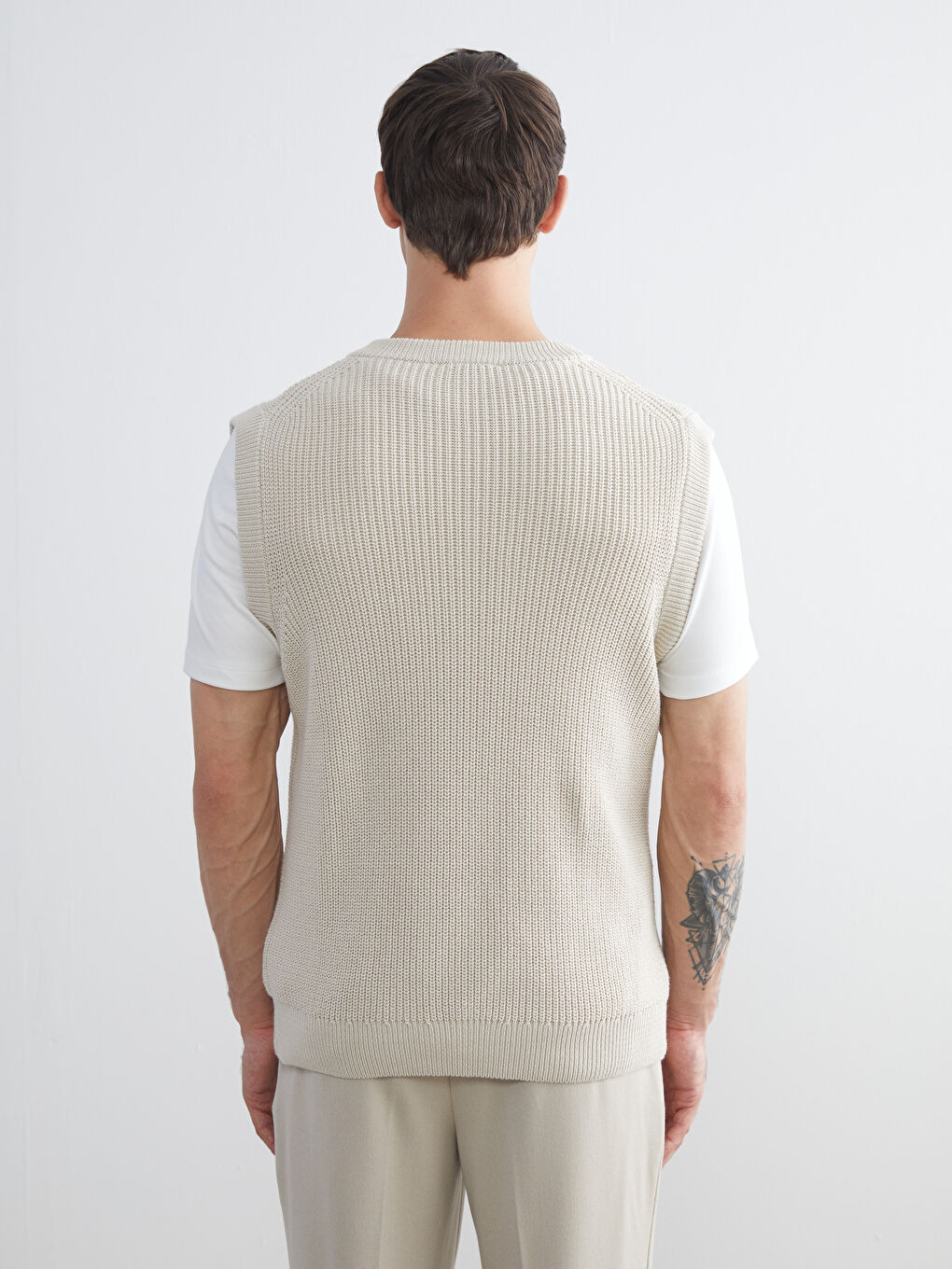 Bej Standart Kalıp V Yaka Erkek Triko Süveter-7