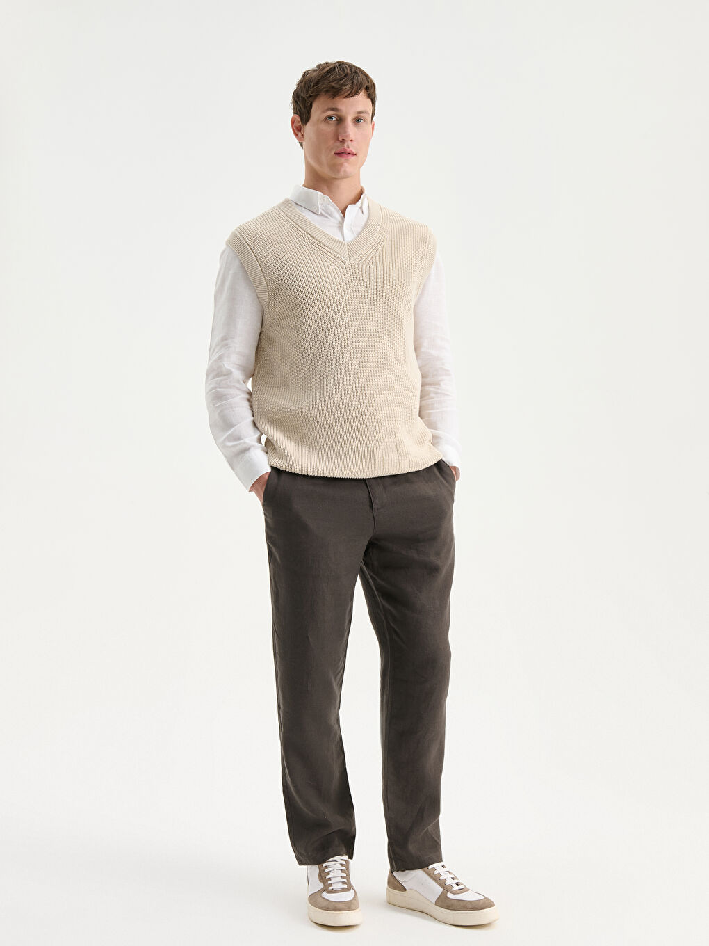 Bej Standart Kalıp V Yaka Erkek Triko Süveter-2