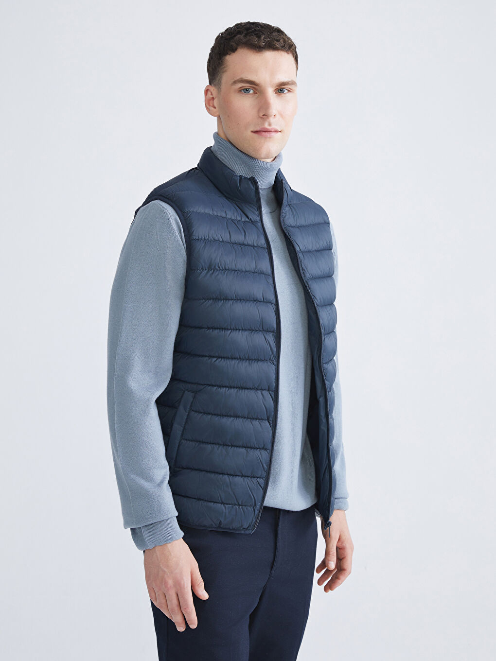 Standard Fit Funnel Neck Men's Puffer Gilet