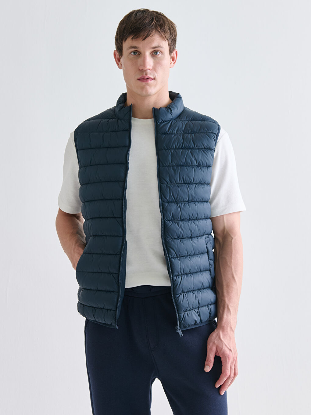 Lacivert Standart Kalıp Dik Yaka Erkek Şişme Yelek