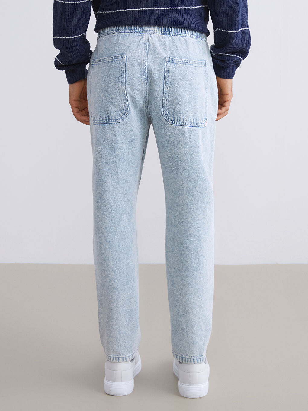 700 Straight Fit Men's Jeans-3