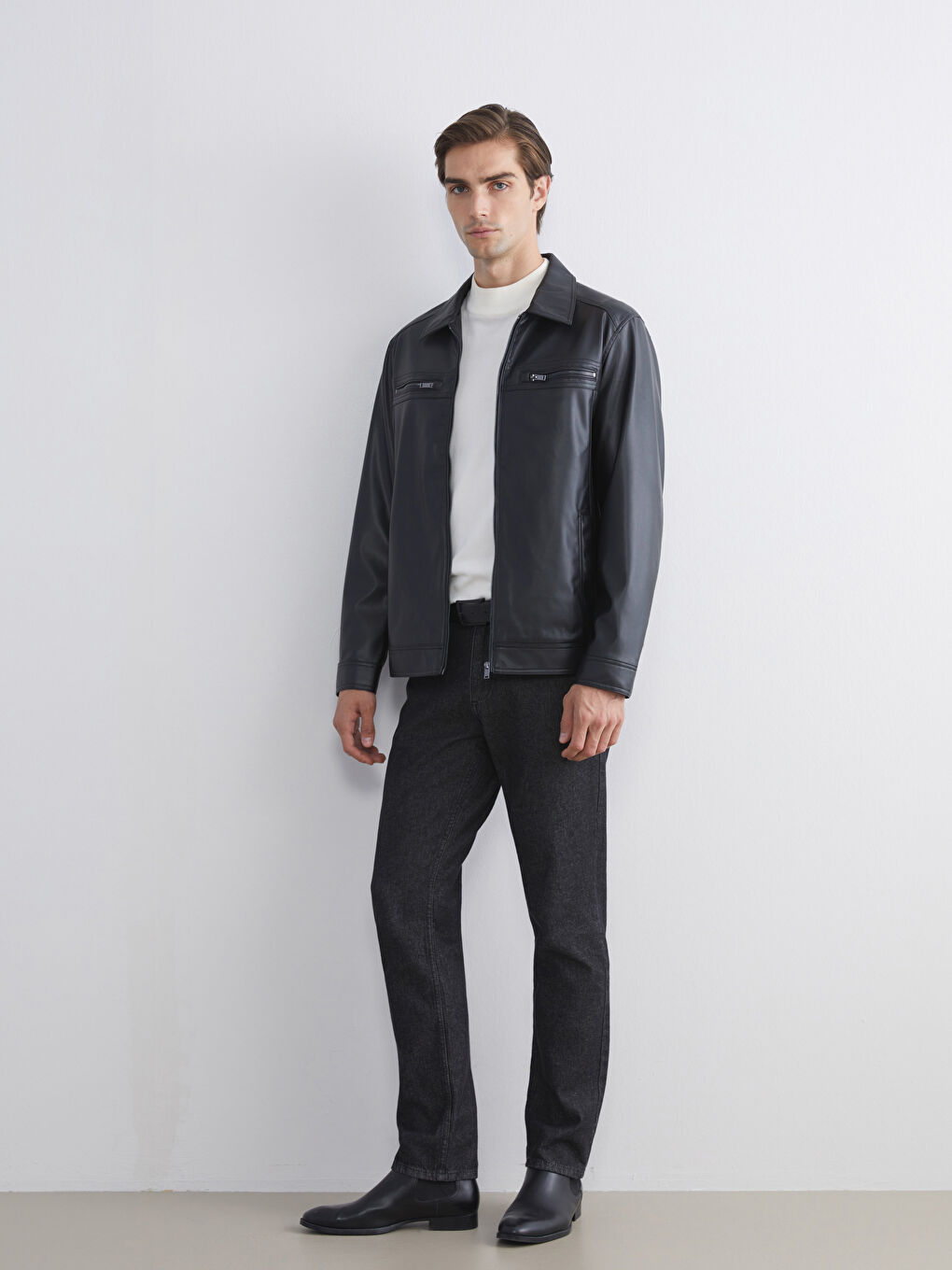Siyah Gömlek Yaka Erkek Deri Görünümlü Ceket-1