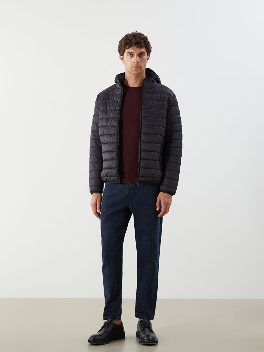 Siyah Standart Kalıp Kapüşonlu Erkek Şişme Mont-2