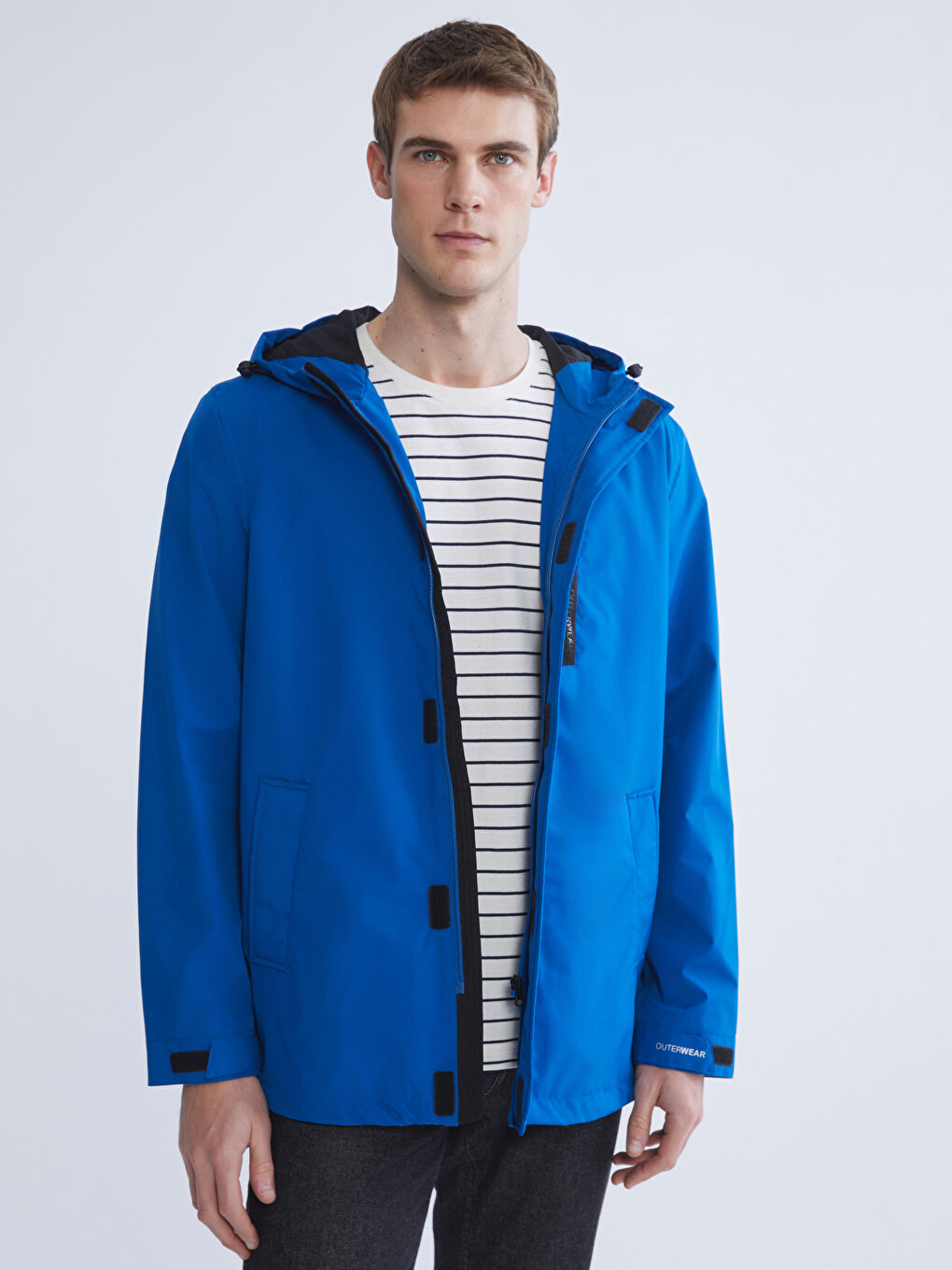 Мужская куртка стандартного кроя с капюшоном