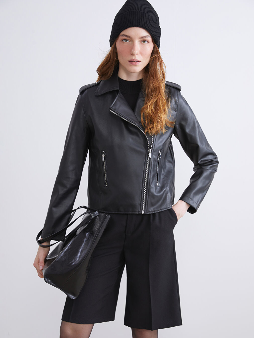 Siyah Biker Yaka Kadın Deri Görünümlü Ceket