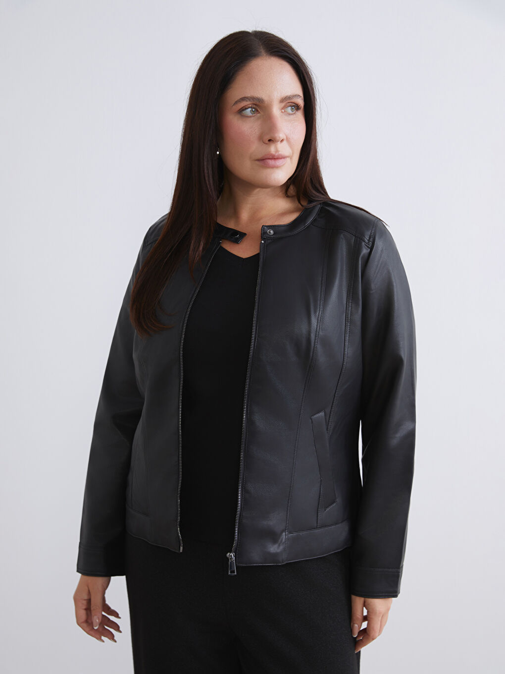 Siyah Bisiklet Yaka Kadın Deri Görünümlü Ceket-1