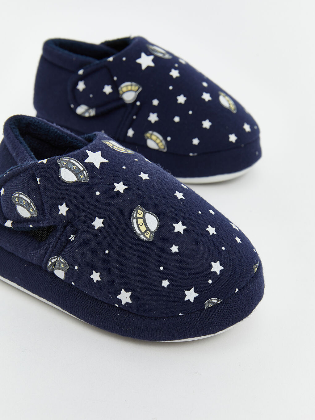 LCW STEPS Printed Hook-and-Loop Baby Boys' Home Shoes -W53181Z1-YFY