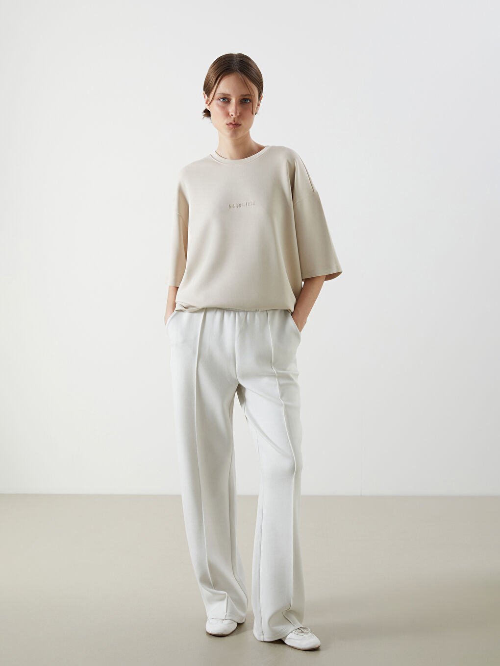 Әйелдерге арналған кестеленген оверсайз футболка-1