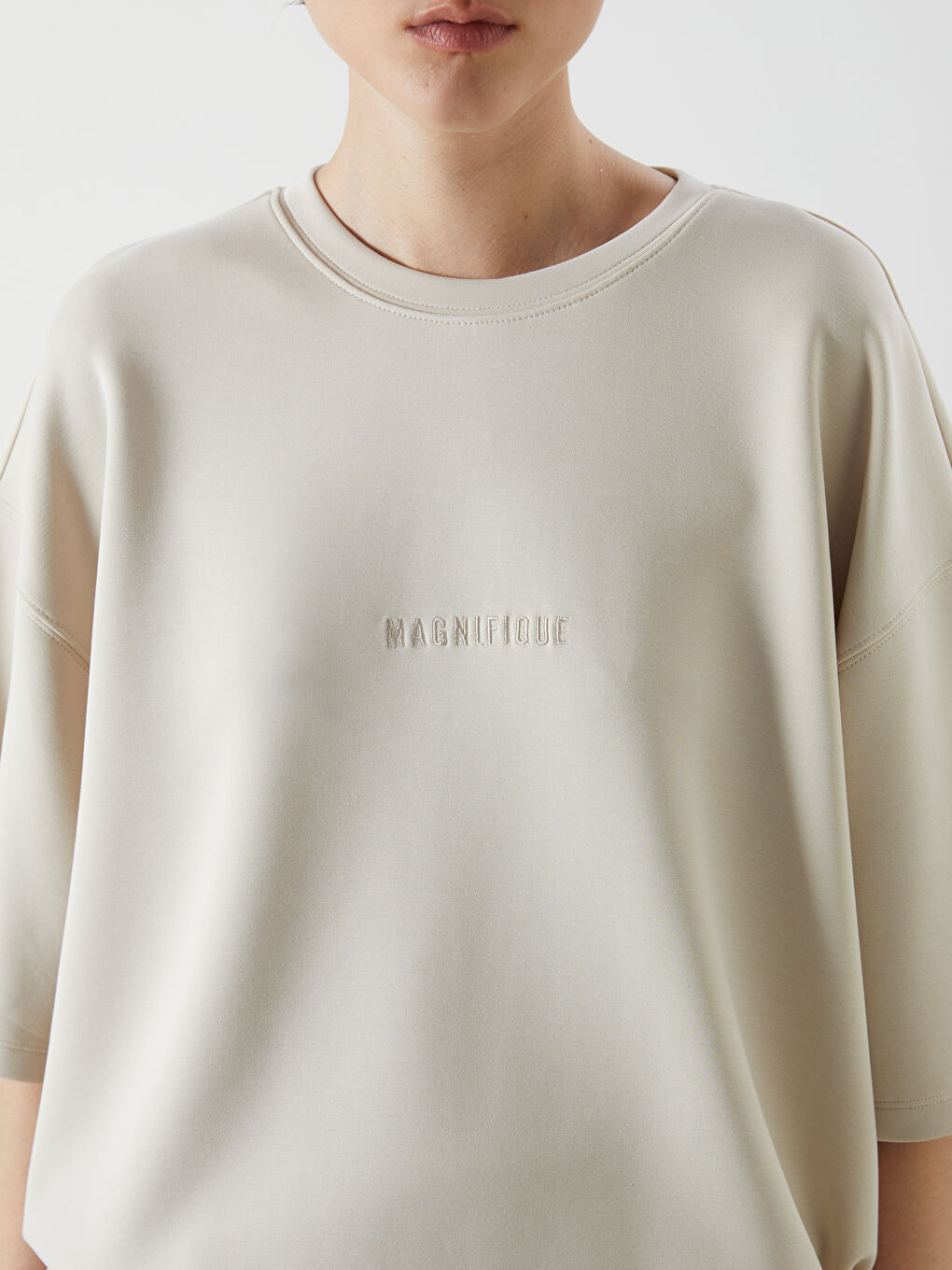 Әйелдерге арналған кестеленген оверсайз футболка-2