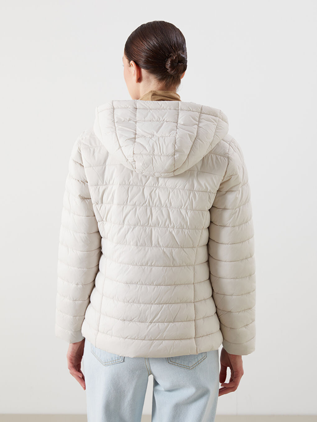 Gri Kadın Kapüşonlu Düz Şişme Mont-5