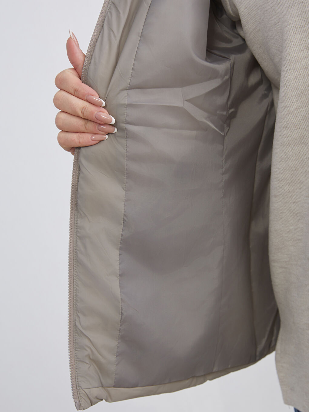 Kahverengi Kadın Kapüşonlu Düz Şişme Mont-12