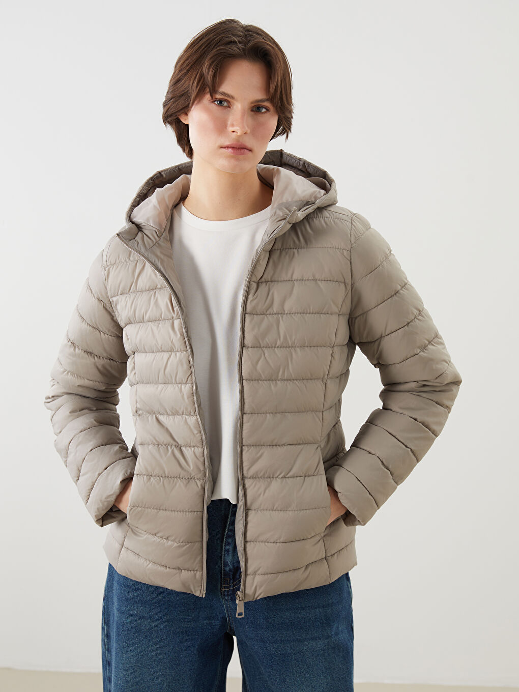 Kahverengi Kadın Kapüşonlu Düz Şişme Mont