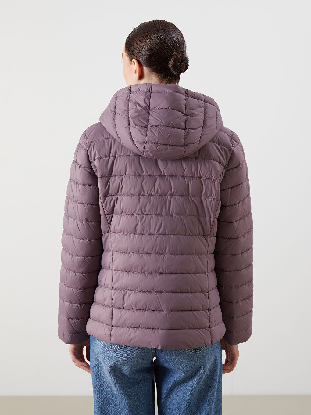 Mürdüm Kadın Kapüşonlu Düz Şişme Mont-5