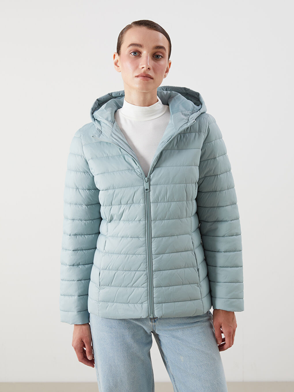 Mavi Kadın Kapüşonlu Düz Şişme Mont