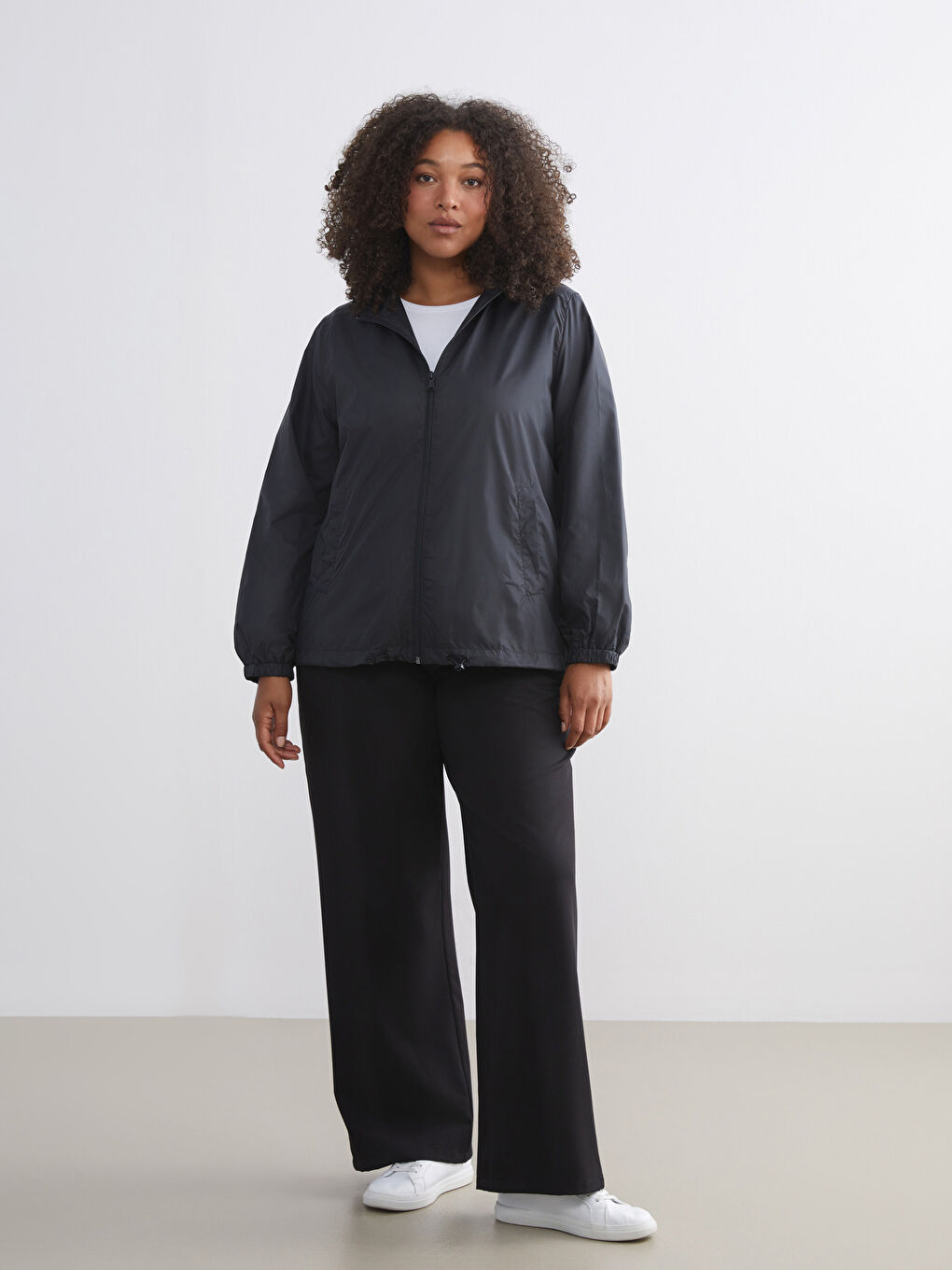 Siyah Kapüşonlu Kadın Yağmurluk-7