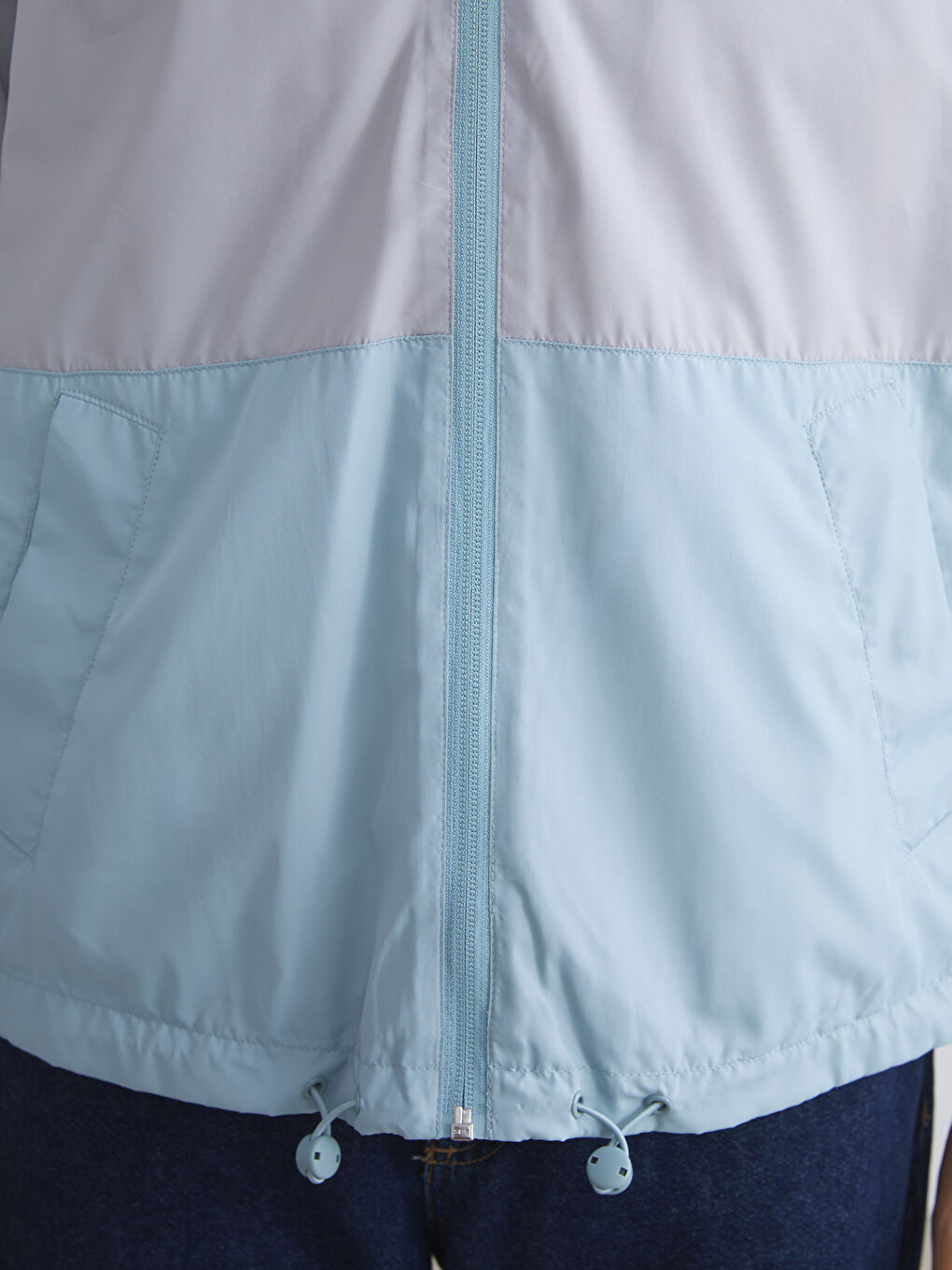 Mavi Kapüşonlu Renk Bloklu Kadın Yağmurluk-3