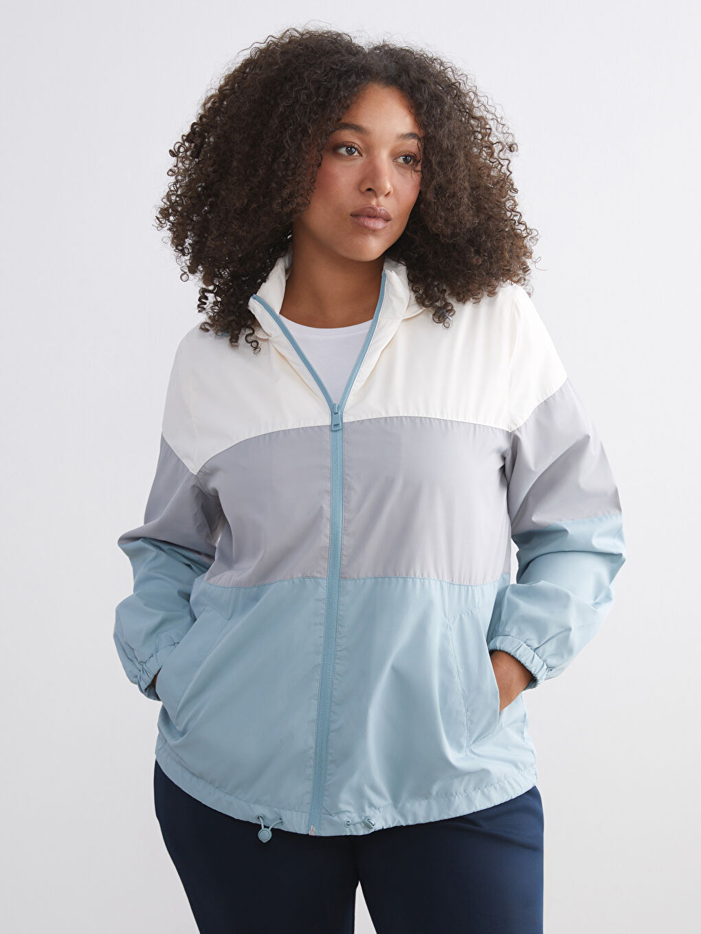 Mavi Kapüşonlu Renk Bloklu Kadın Yağmurluk-1