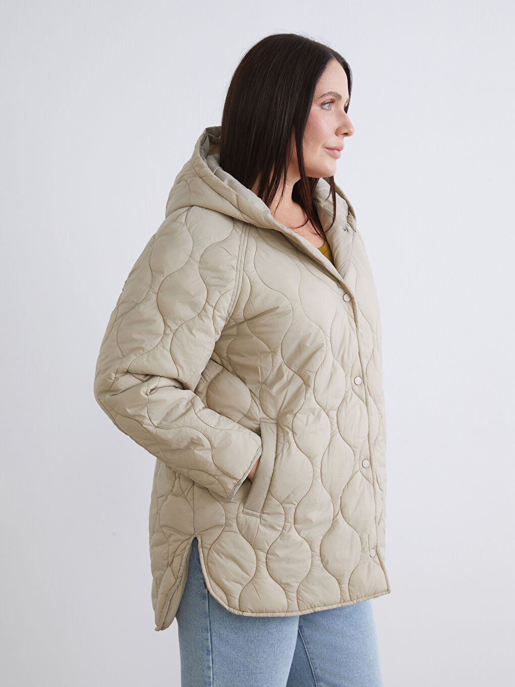 Bej Kapüşonlu Kapitone Oversize Kadın Şişme Mont-1