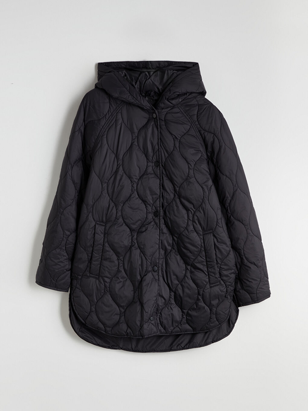 Siyah Kapüşonlu Kapitone Oversize Kadın Şişme Mont-7