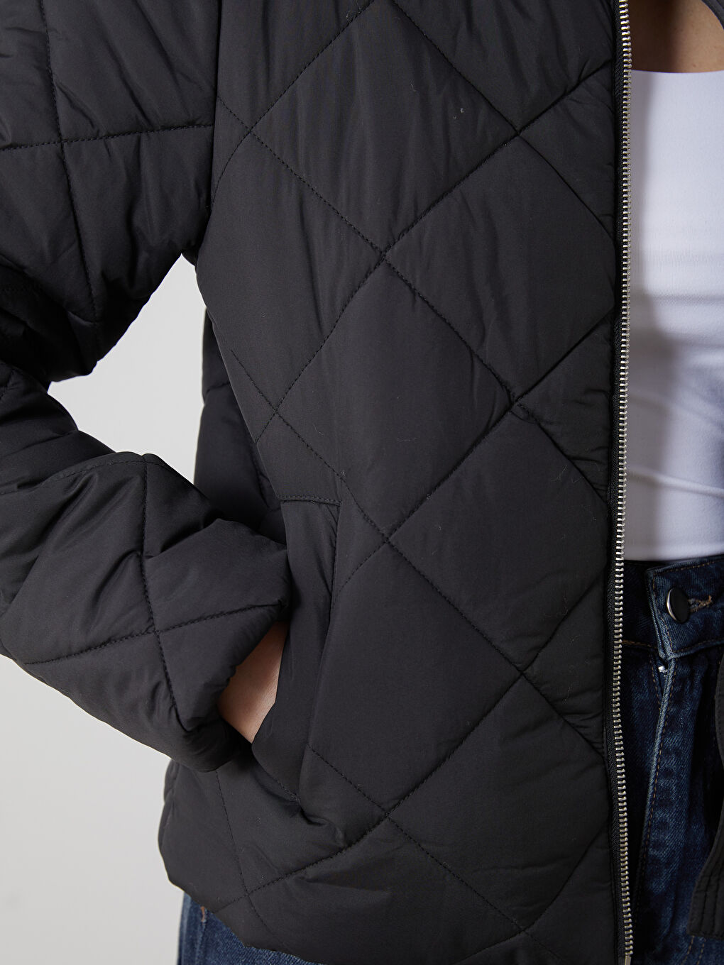 Siyah Dik Yaka Kadın Şişme Mont-2