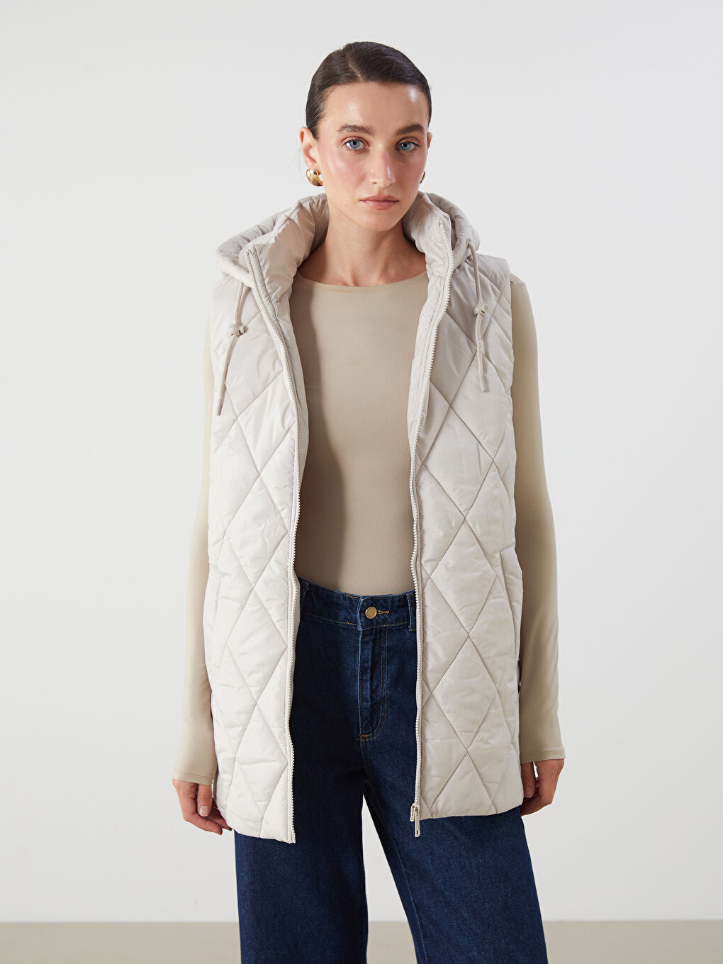 Gri Kapüşonlu Kapitone Kadın Şişme Yelek-0