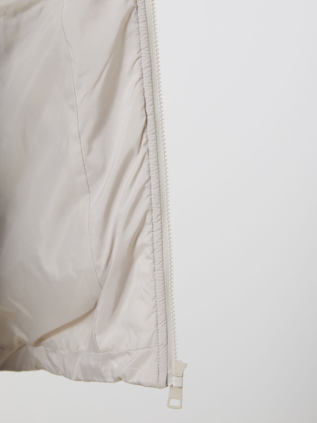 Gri Kapüşonlu Kapitone Kadın Şişme Yelek-3