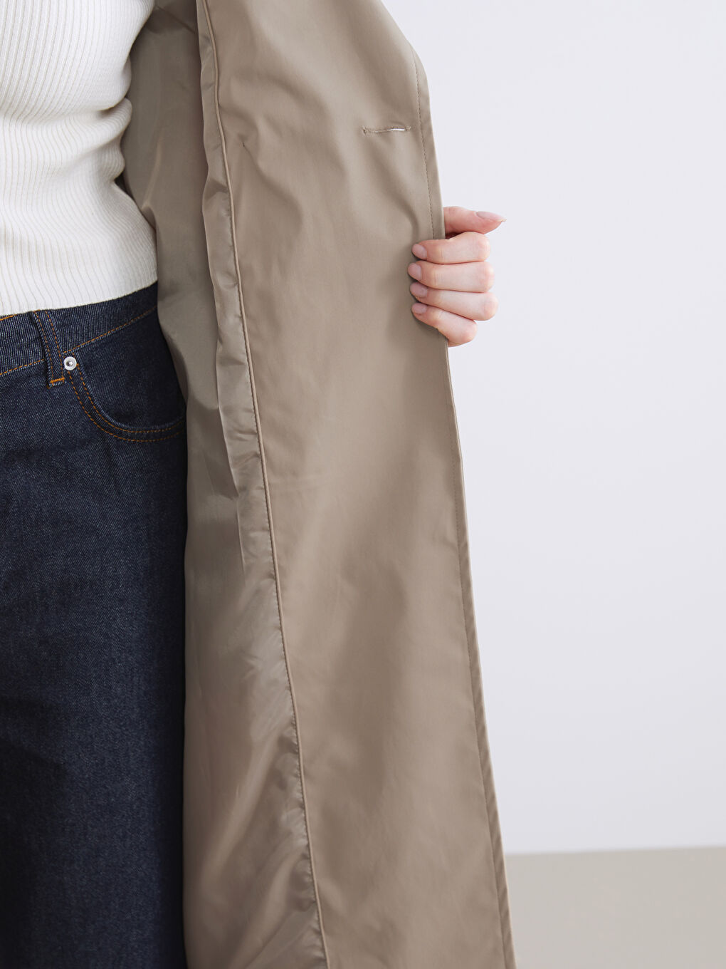 Bej Kruvaze Yaka Kadın Trençkot-3