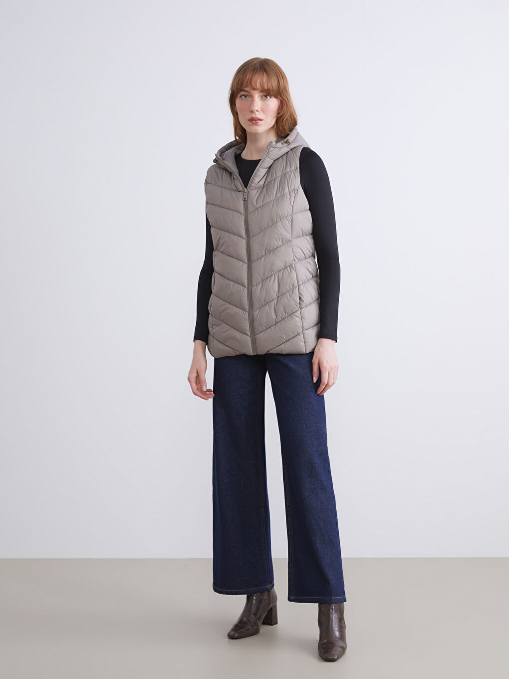 Kahverengi Kapüşonlu Kadın Şişme Yelek-2