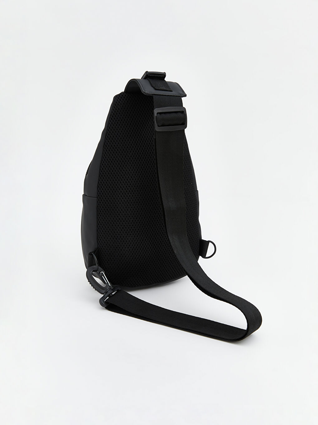 Siyah Fermuarlı Erkek Göğüs Çantası-1