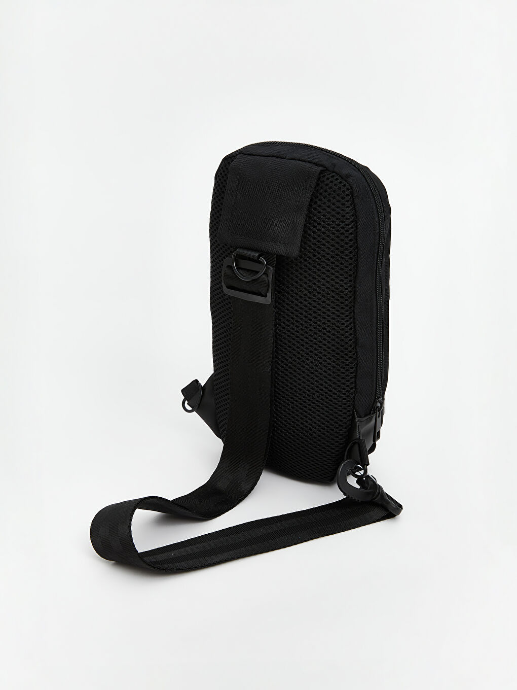 Siyah Fermuarlı Erkek Göğüs Çantası-2