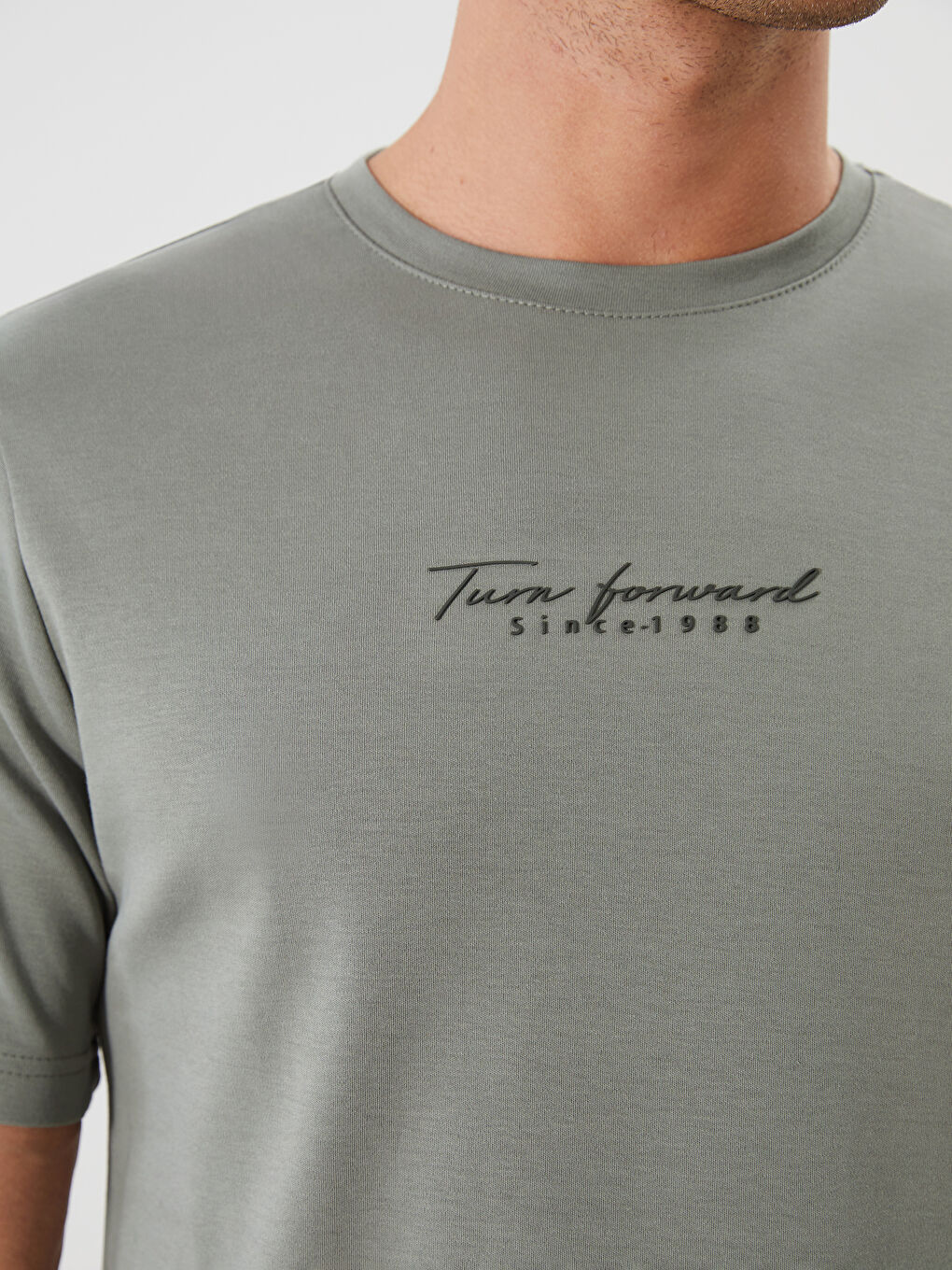 Haki Bisiklet Yaka Baskılı Erkek Tişört-3