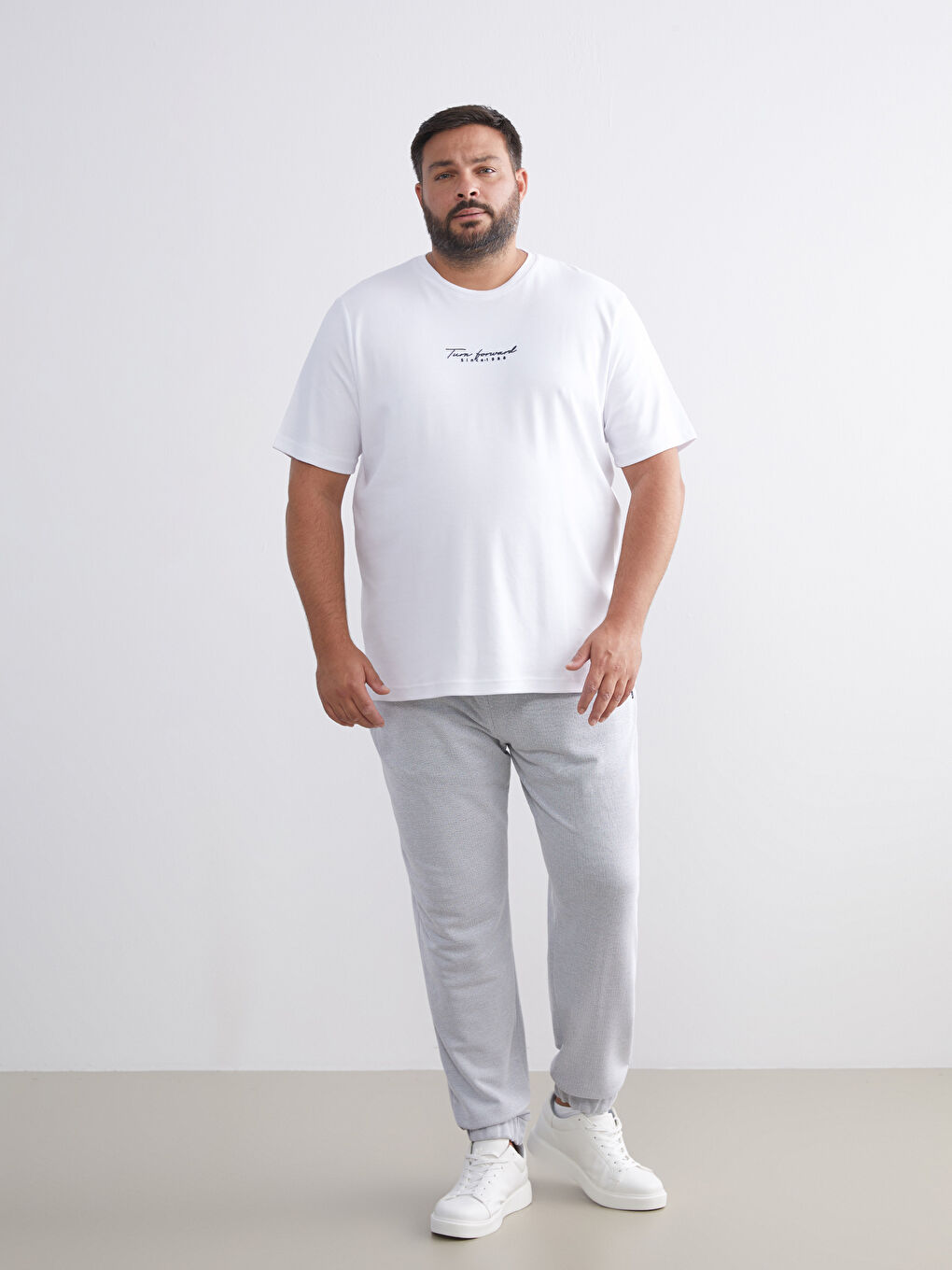 Beyaz Bisiklet Yaka Baskılı Erkek Tişört-5