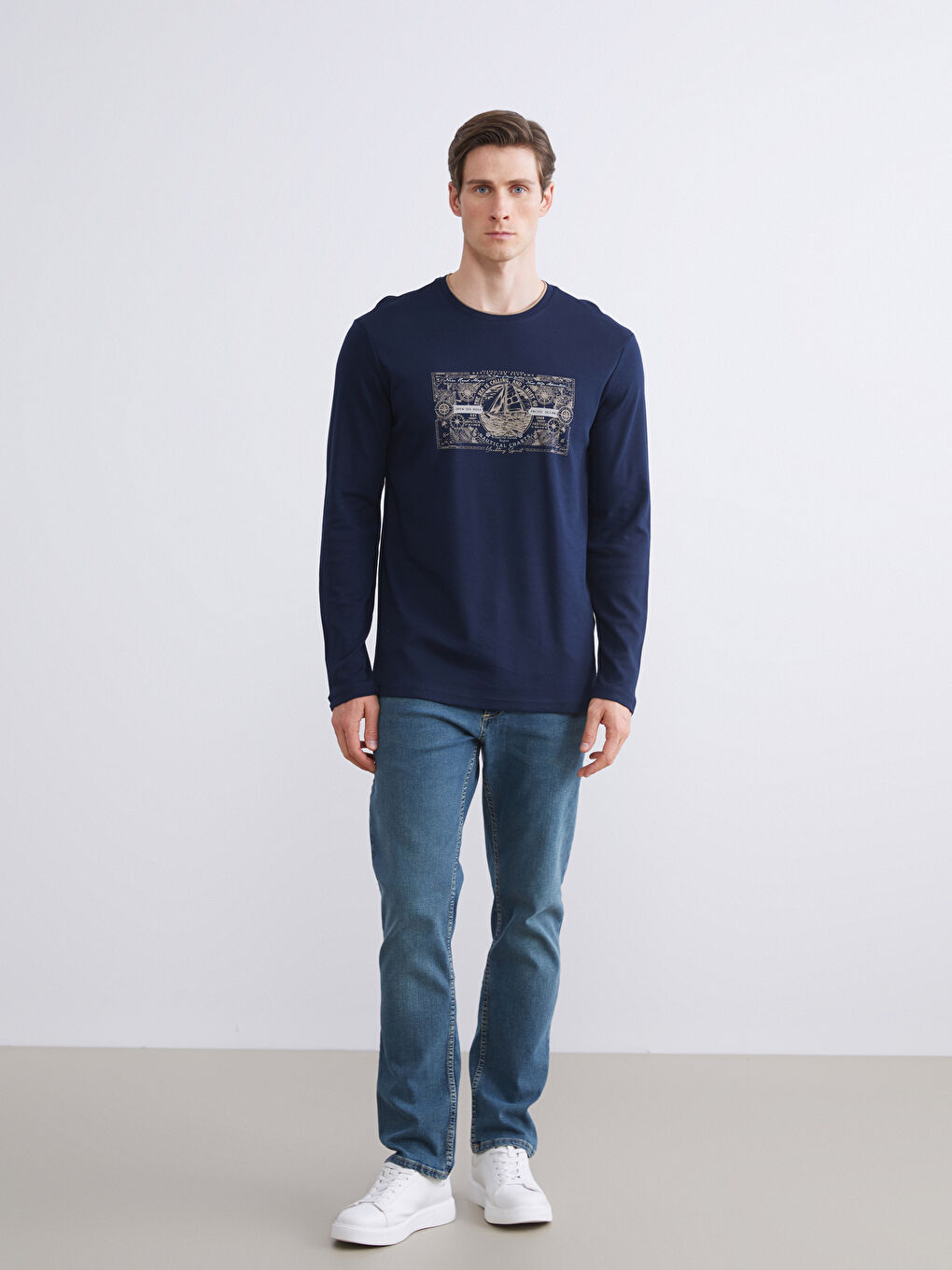 LCWAIKIKI Classic Crew Neck Long Sleeve Printed Men's Sweatshirt -W53314Z8-DWP