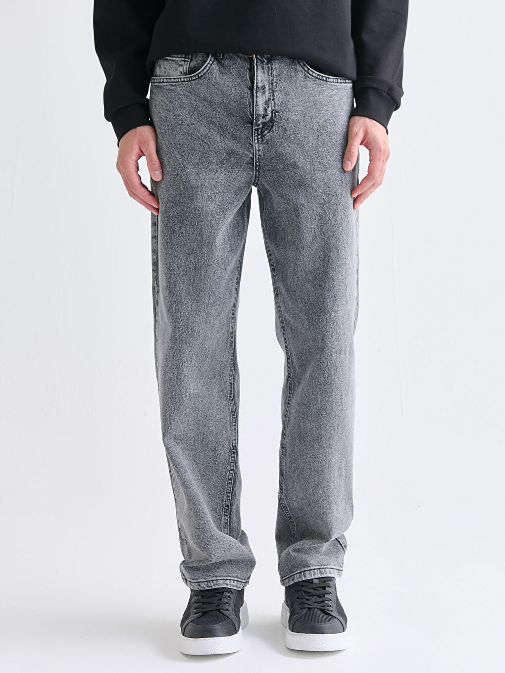 Baggy Fit Men's Jeans-3