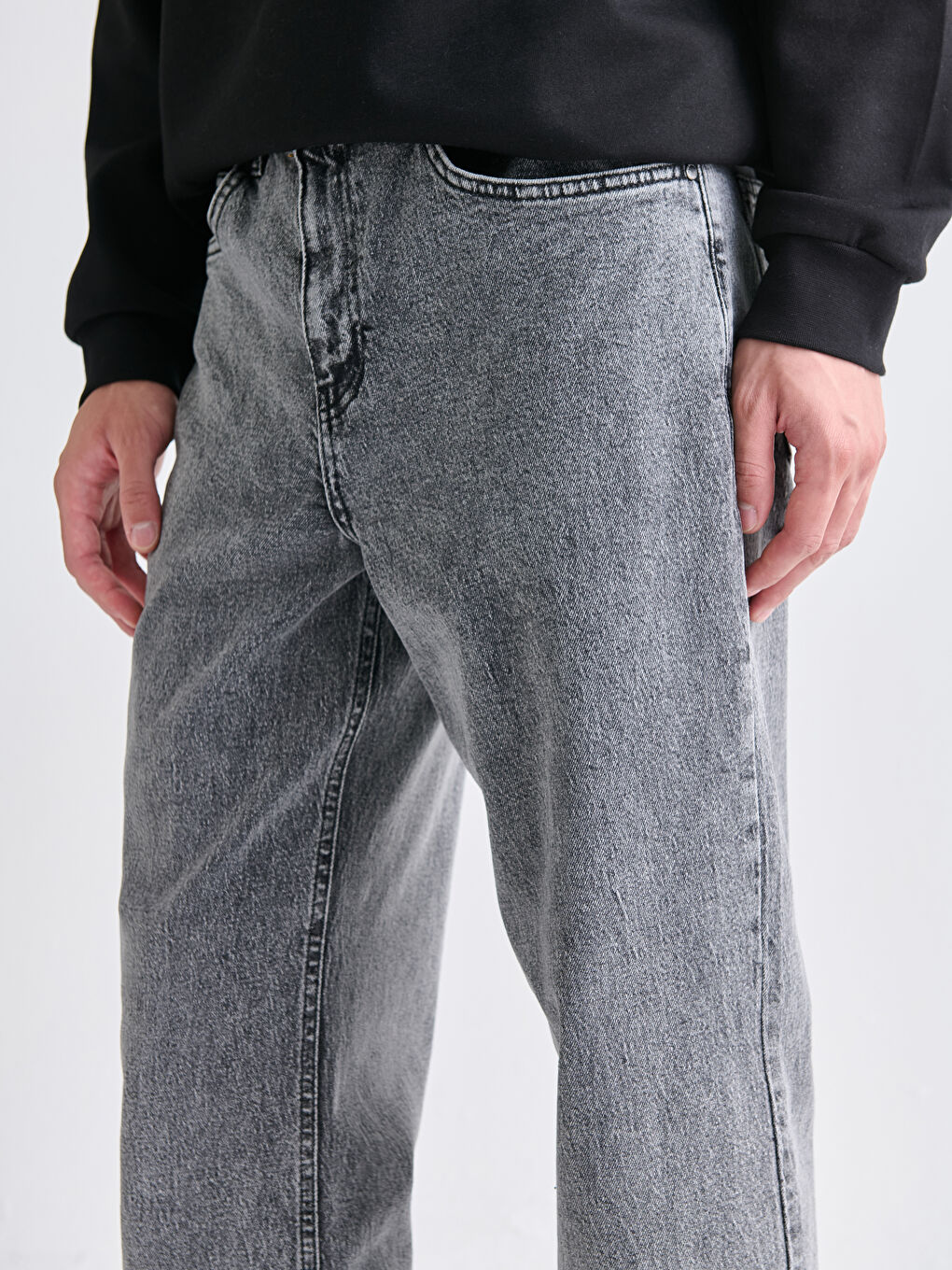 Baggy Fit Men's Jeans-4