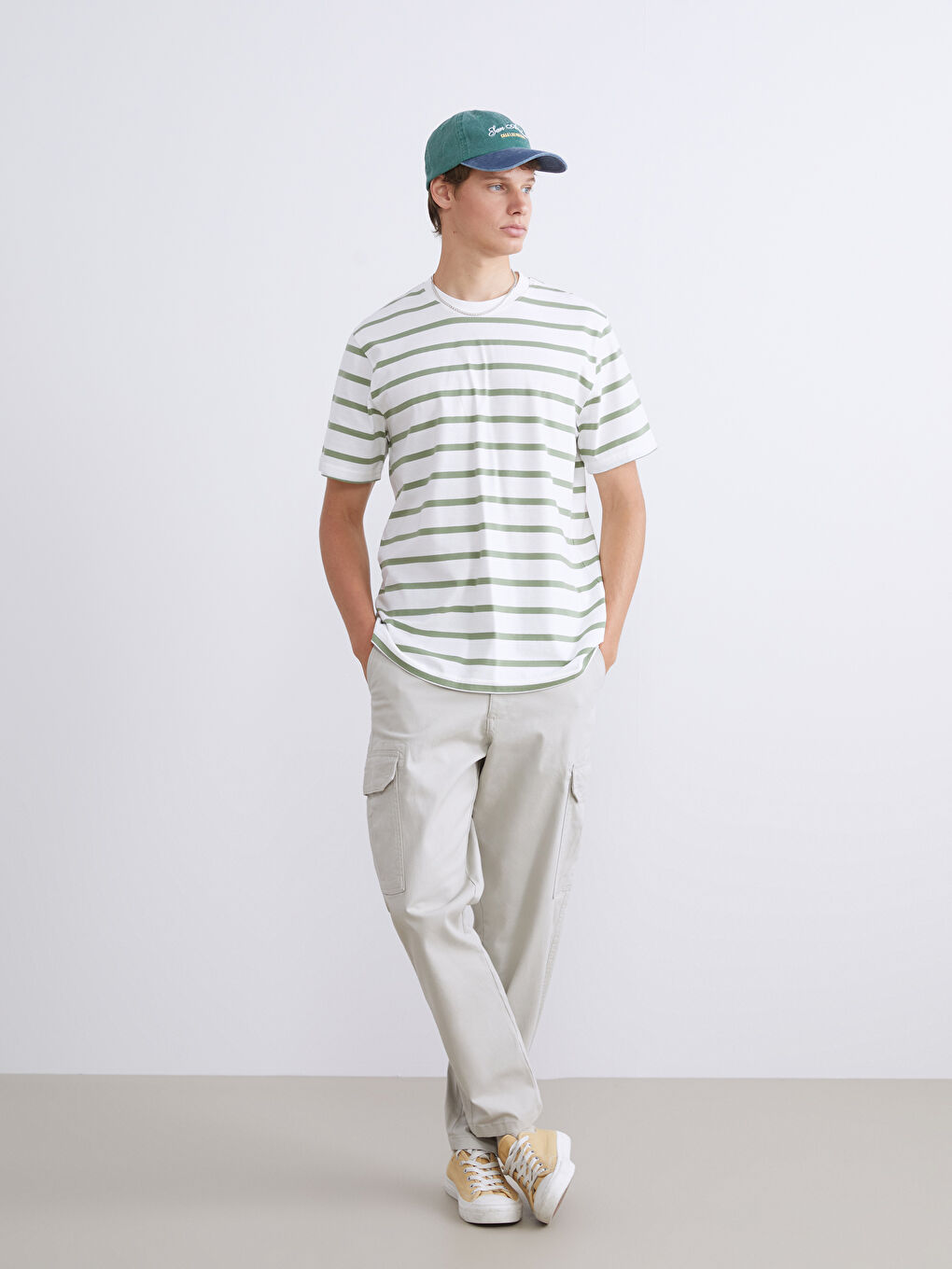 Yeşil Bisiklet Yaka Çizgili Penye Erkek Tişört-1