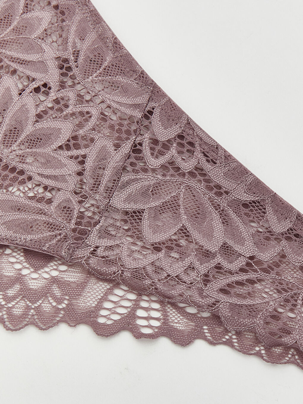 Кружевные бразильские трусики-2