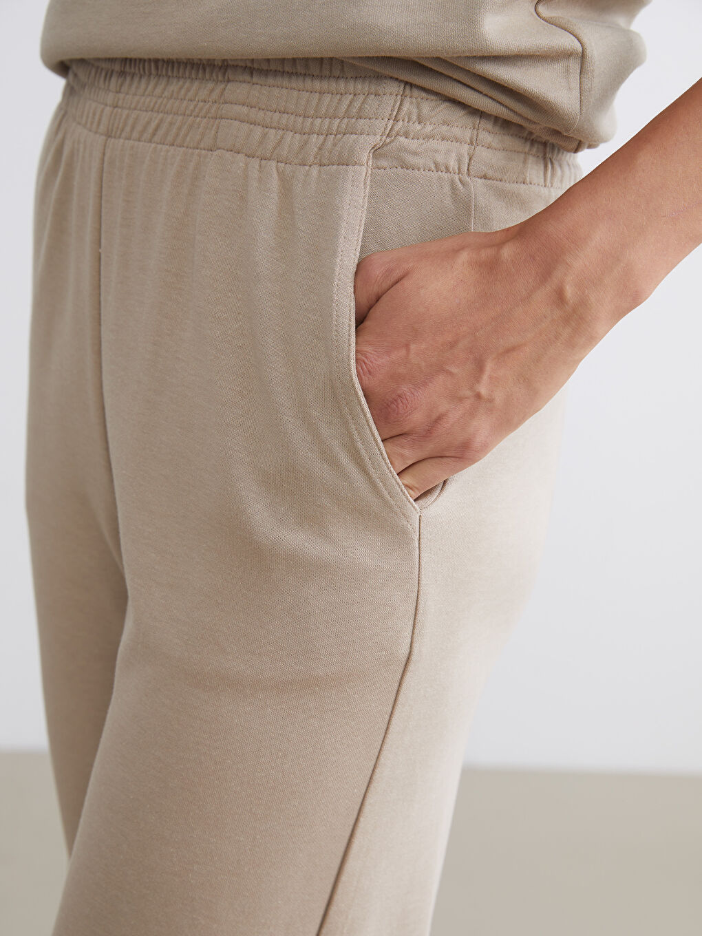 LCW Vision Women's Sweatpants with Elastic Waist -W53376Z8-QZT