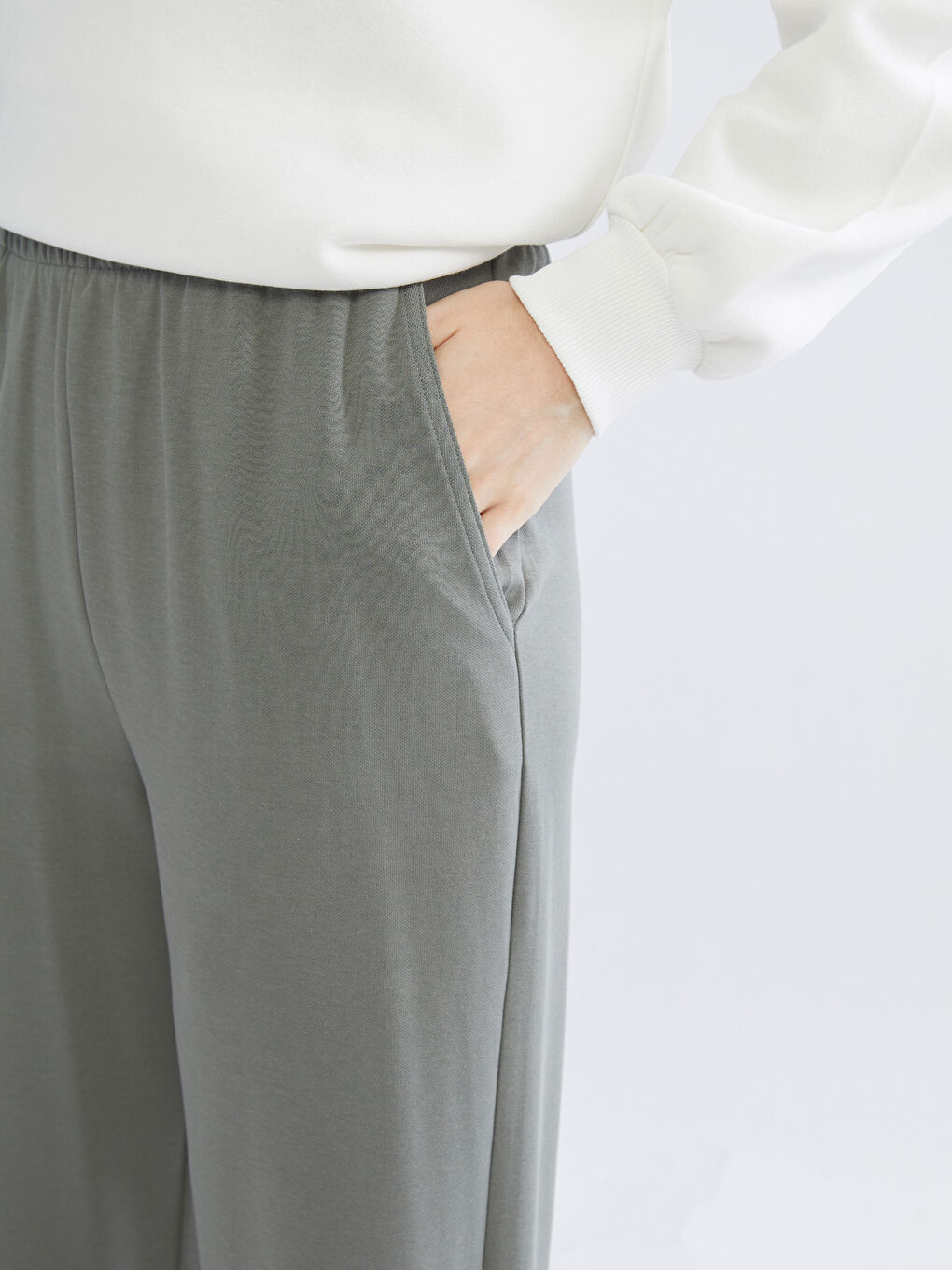 LCW Vision Women's Sweatpants with Elastic Waist -W53377Z8-H3N