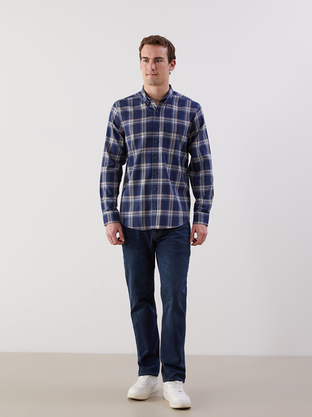 LCWAIKIKI Classic Regular Fit Long Sleeve Plaid Gabardine Men's Shirt -W53398Z8-LKQ