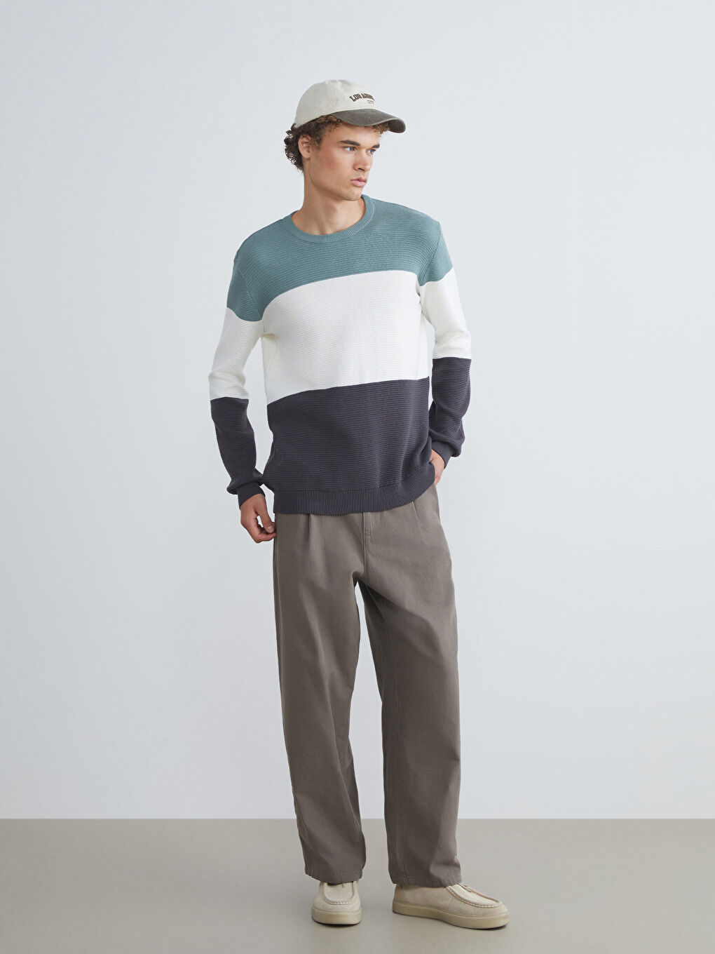 Crew Neck Color Block Men's Knitwear Sweater-1