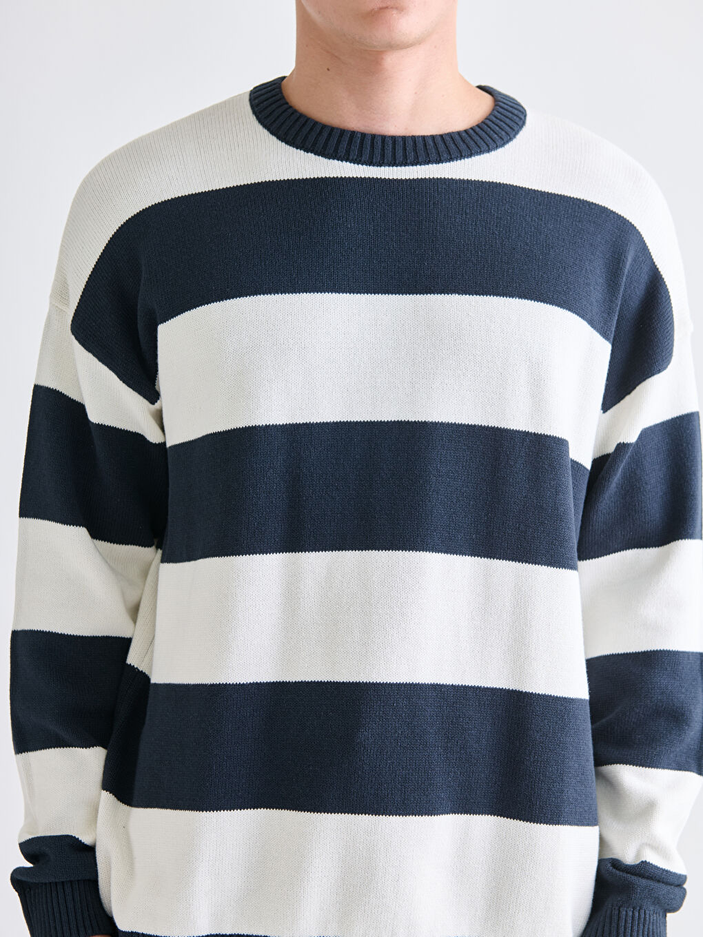 Crew Neck Men's Sweater-2
